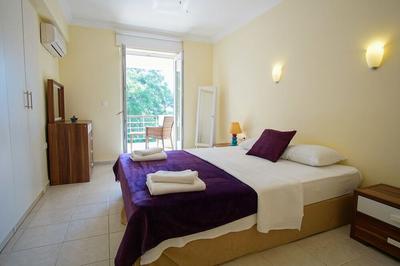 Larmos Villa