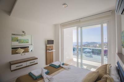 Villa Motion 1 by Akdenizvillam