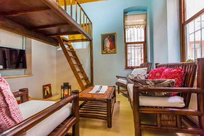 Aretias Suit Home