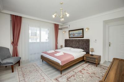 Golden Star Suites