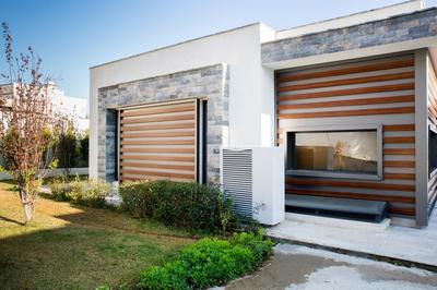 Important Group Villa Prestige