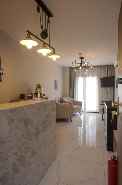 Pharos Otel