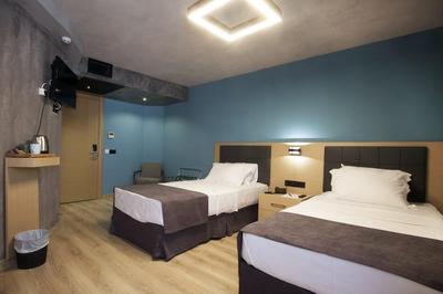 Redstone Hotel