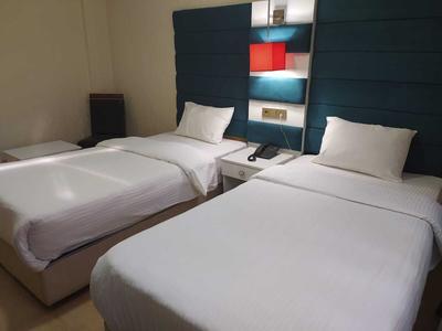 Athena Life Hotel
