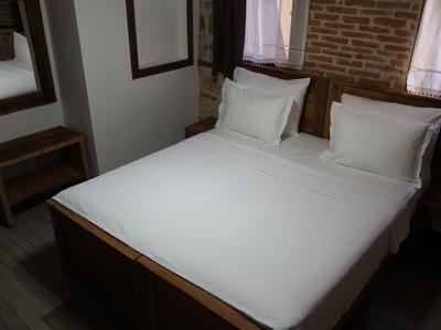 Famous Family Hotel