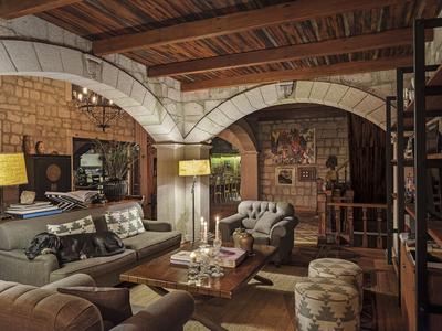 Simurg Inn