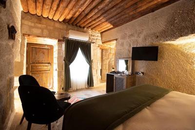 Medusa Cave Hotel