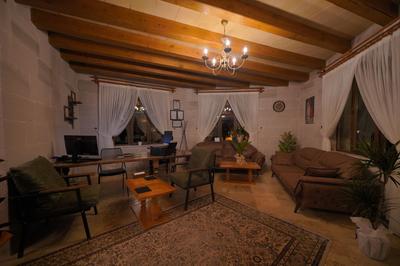 Secret Hill Cave Suites