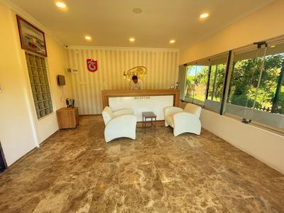 Lustra Garden Suite