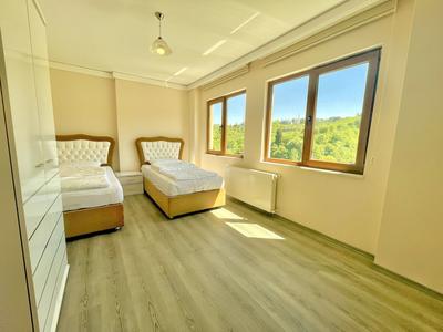 Lustra Garden Suite