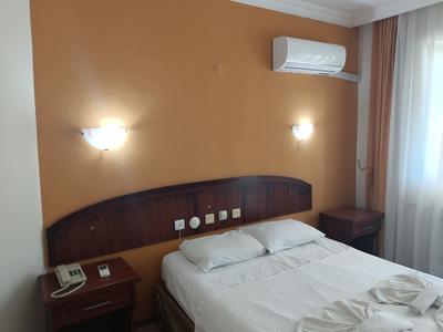 Grand Cnr Hotels
