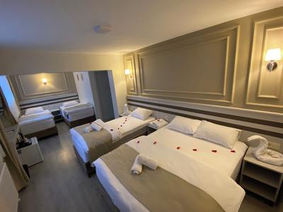 Grand Aura Hotel