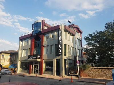 Deluxe Hotel