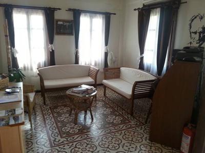 Vrodi by House