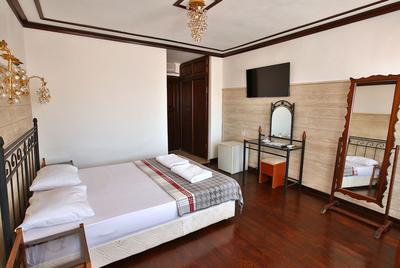Bozcaada Fahri Hotel