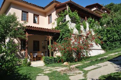 Kleo Cottages