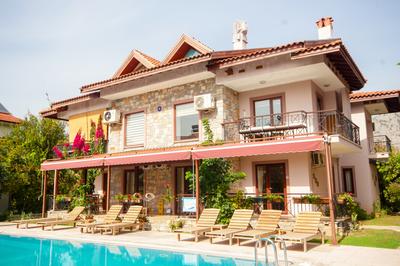 Vira Suites