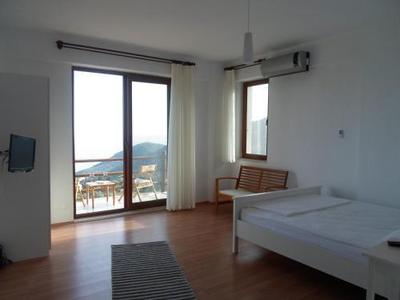 Tsira Hotel