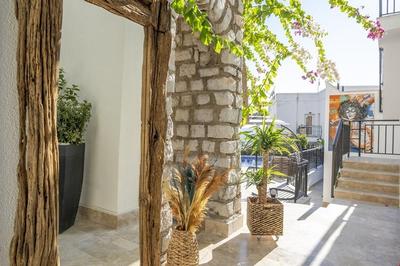Noa Suite Hotel