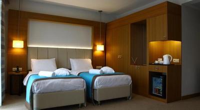 Ela Hotel