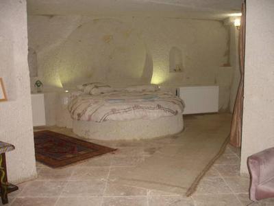 Wonderland Cave Hotel