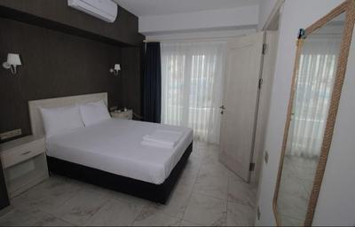 Double Inn Marina Hotel