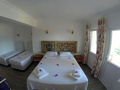 Yelken Bay Beach and Hotel