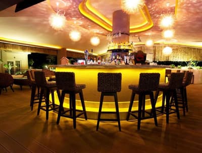 The Pine Hill Hotel & Suites