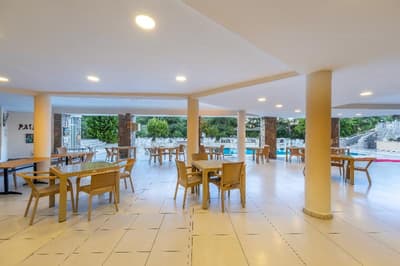 Nicholas Park Hotel