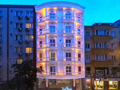 Darkmen Hotel