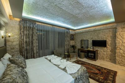 Ahiyan Hotel