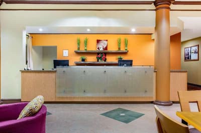 La Quinta Inn & Suites Raleigh Crabtree
