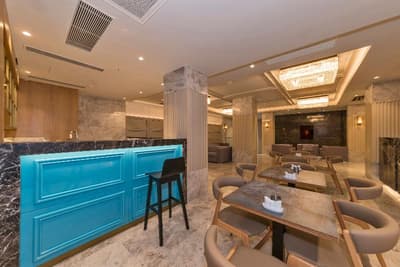Golden Royal Hotel