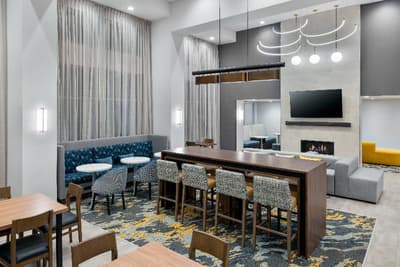 Hampton Inn & Suites Cleveland Beachwood