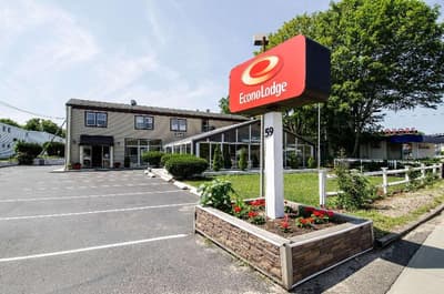 Econo Lodge West Yarmouth Area