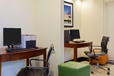 Baymont by Wyndham Tampa Near Busch Gardens