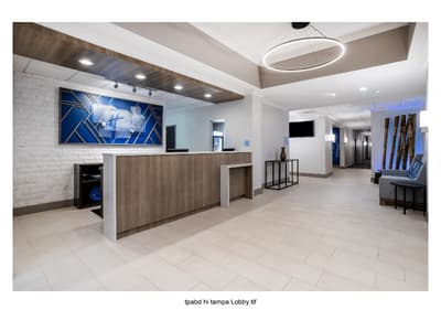 Holiday Inn Express & Suites Tampa-I-75