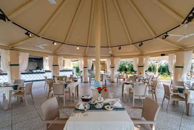 Palmeras Beach Hotel