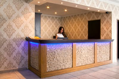 Kleopatra Aytur Apart