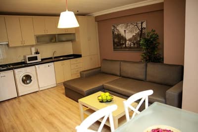 Akin Suites