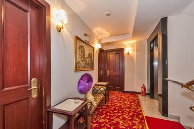 Daphne Hotel