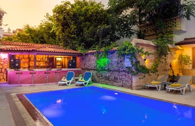 Castle Old Town Hotel