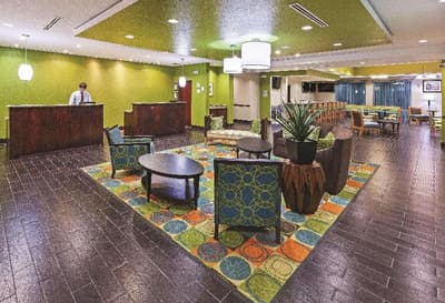 La Quinta Inn & Suites Willowbrook
