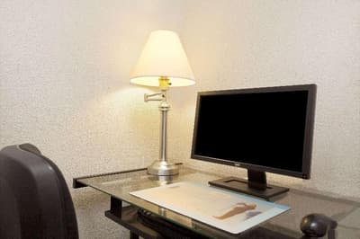 Days Inn & Suites by Wyndham Houston North/Aldine