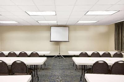 Days Inn & Suites by Wyndham Houston North/Aldine