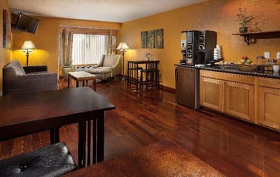 Radisson Hotel Portland Airport