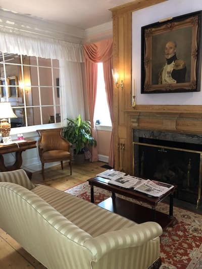 Morris House Hotel