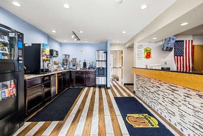Super 8 by Wyndham Pittsburgh/Monroeville