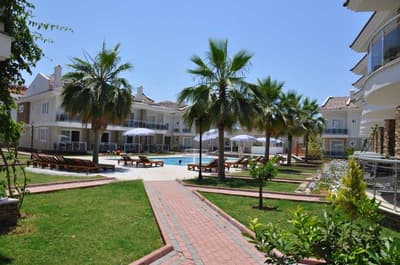 Golden Life Blue Green Residence 