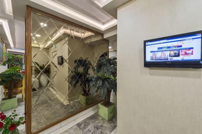 Darkmen Hotel